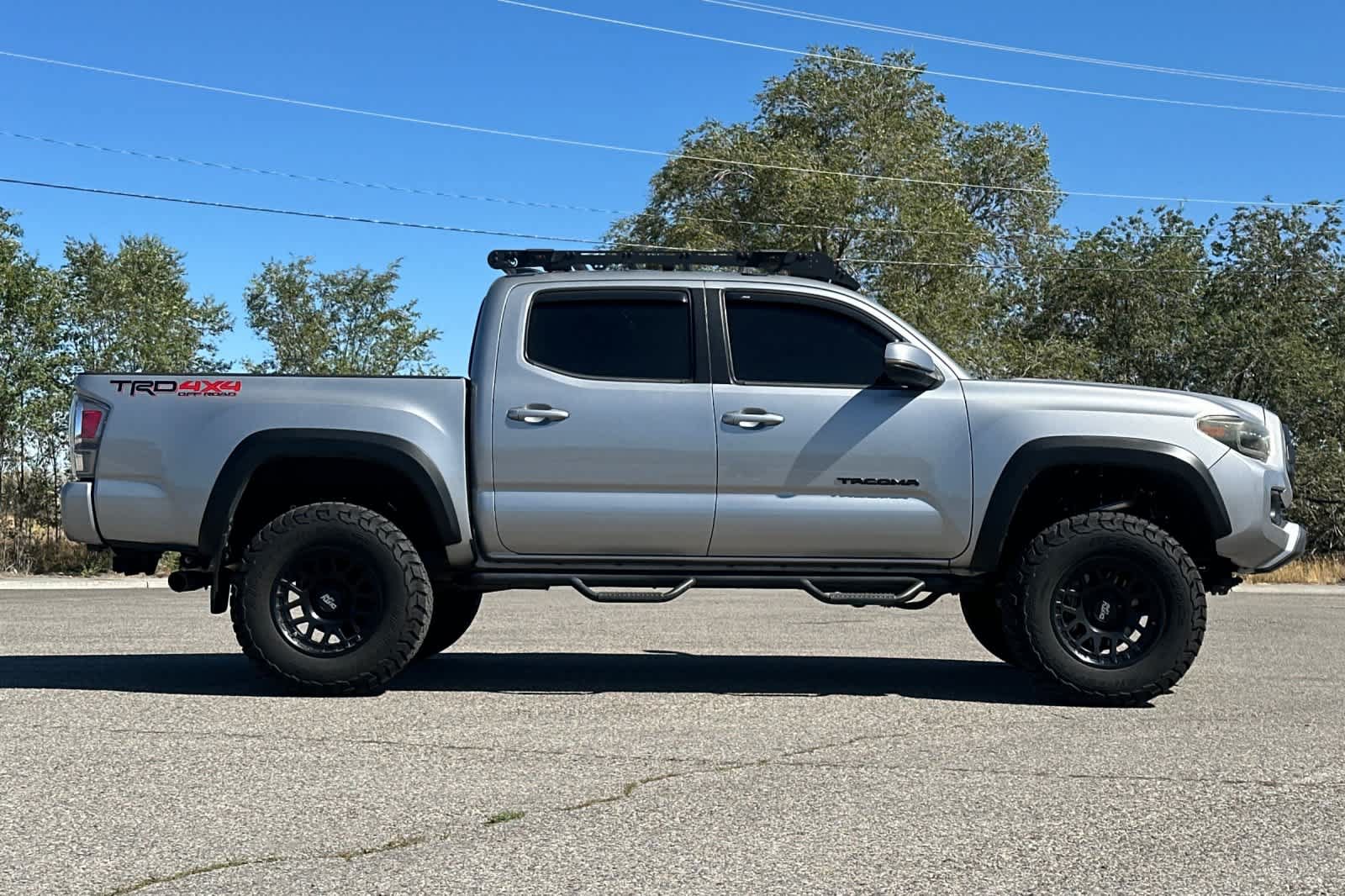 Used 2021 Toyota Tacoma TRD Off-Road w/ Technology Package AWD/4WD image 8
