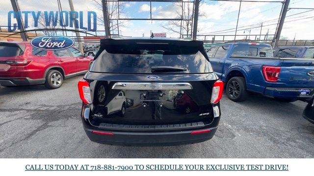 Certified 2023 Ford Explorer XLT image 3