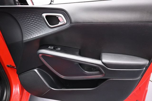 Used 2021 Kia Soul GT-Line FWD image 32