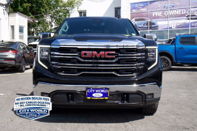 Used 2024 GMC Sierra 1500 SLT w/ SLT Convenience Package AWD/4WD image 2
