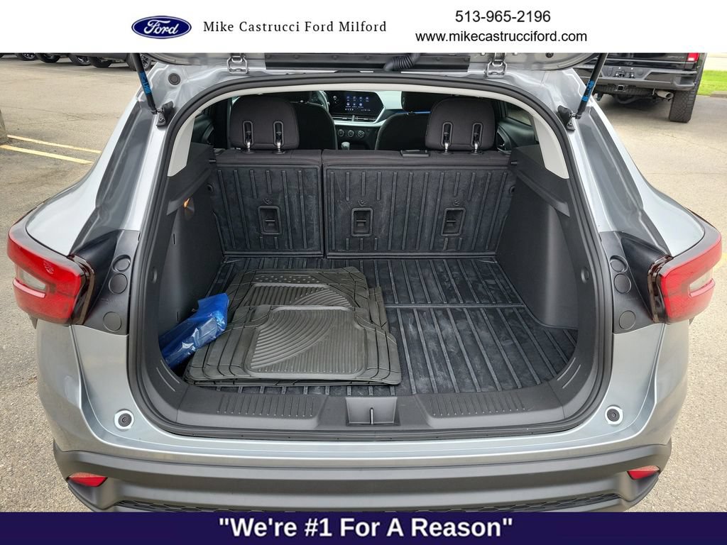 Used 2024 Chevrolet Trax LS w/ LS Convenience Package FWD image 24