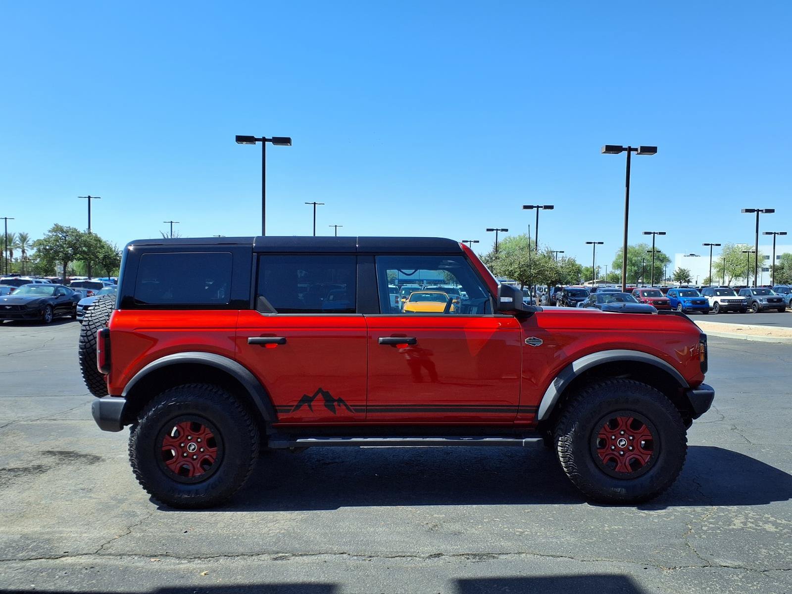 Certified 2024 Ford Bronco Wildtrak AWD/4WD image 7