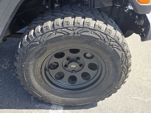 Used 2020 Jeep Gladiator Sport w/ Quick Order Package 24S AWD/4WD image 19