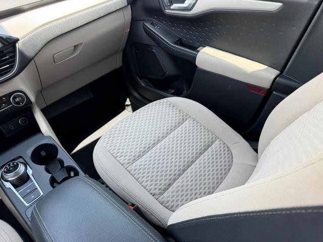 Certified 2020 Ford Escape SE FWD image 17