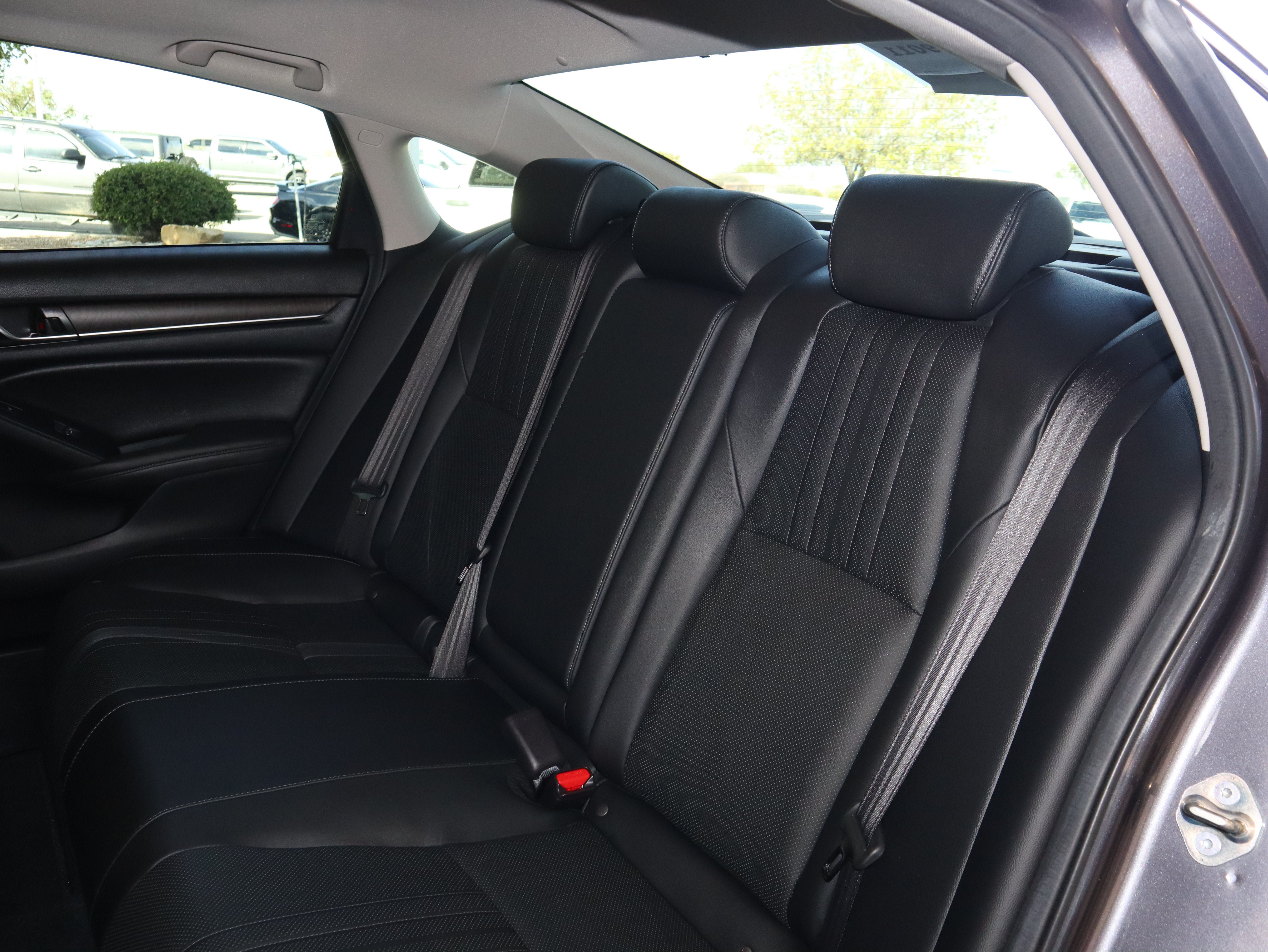 Used 2020 Honda Accord Touring image 38