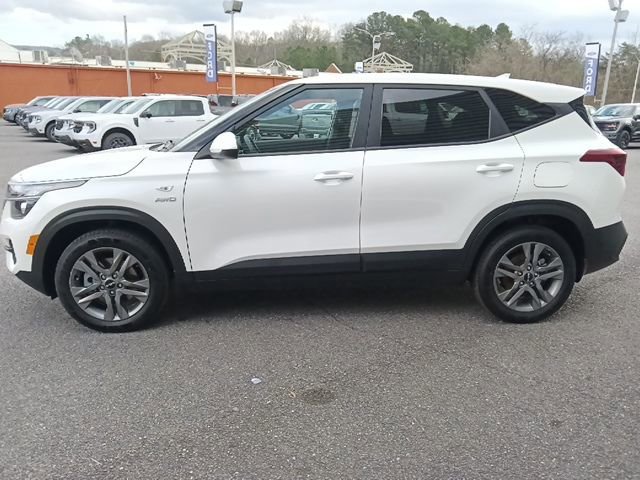 Used 2023 Kia Seltos LX image 2