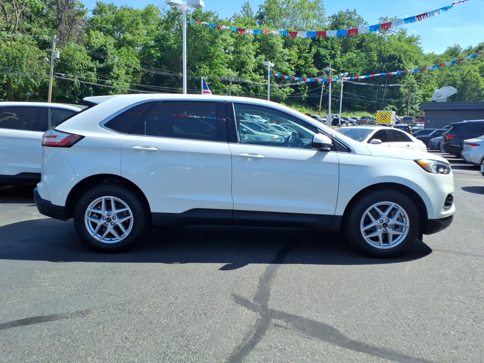 Certified 2023 Ford Edge SEL w/ Convenience Package AWD/4WD image 9