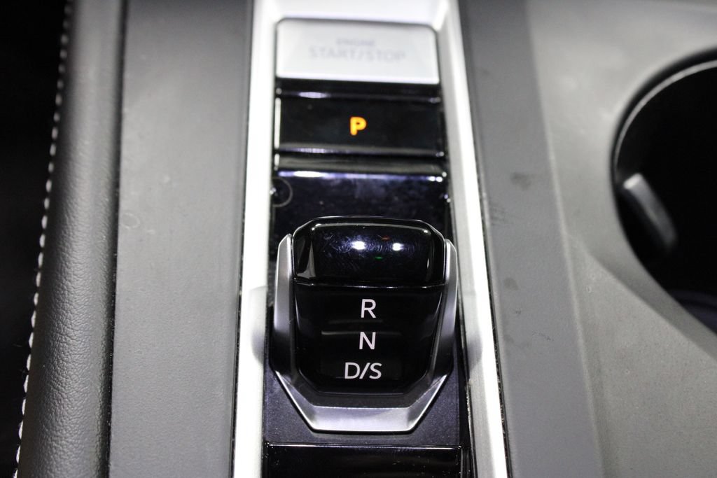 Used 2024 Volkswagen Atlas Cross Sport SE AWD/4WD image 31