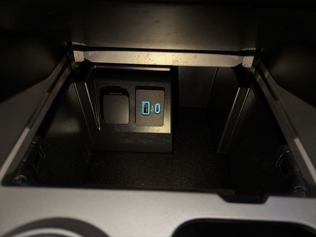 Certified 2022 Ford Explorer Limited w/ Limited Technology Package image 39