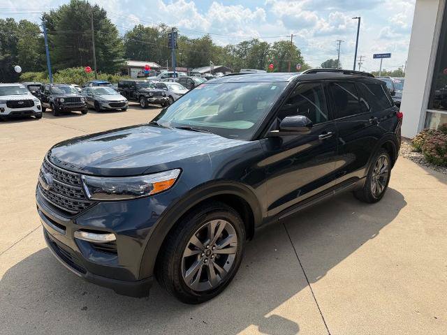Certified 2022 Ford Explorer XLT w/ Equipment Group 202A AWD/4WD image 3