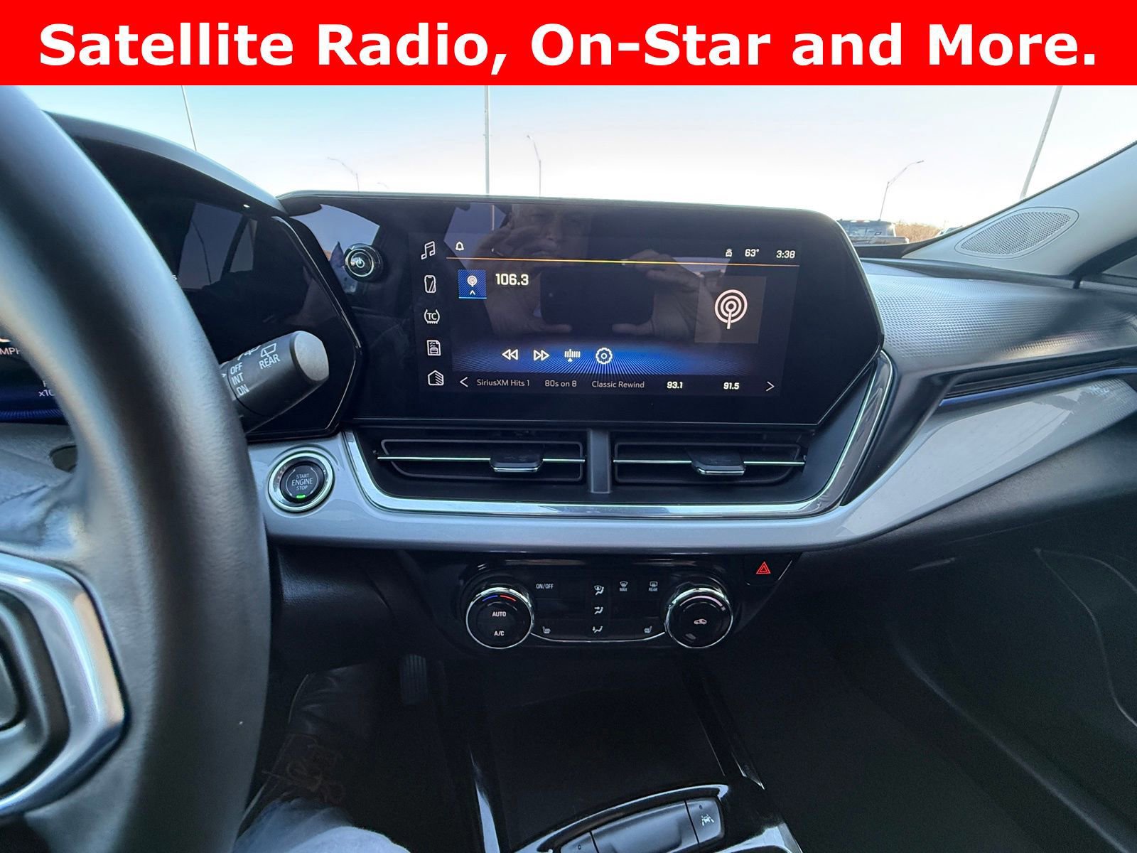 Used 2025 Chevrolet Trax LT w/ LT Convenience Package image 15