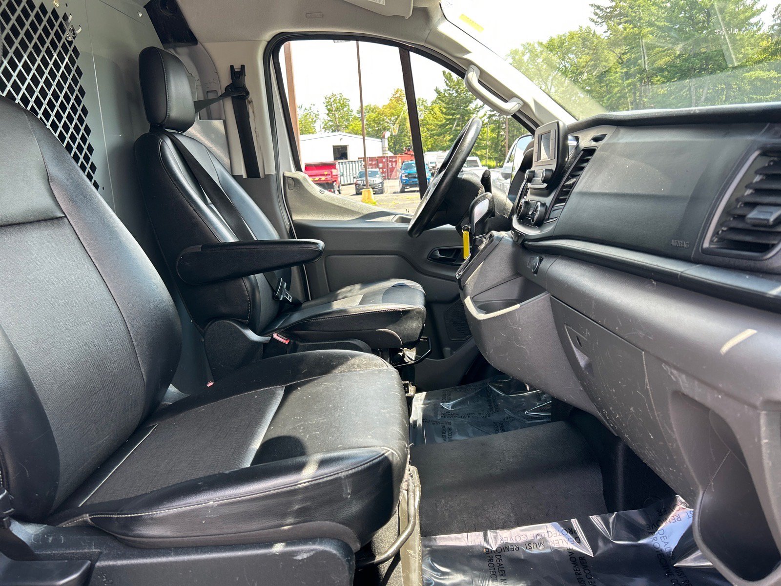 Certified 2020 Ford Transit 150 Low Roof RWD image 15