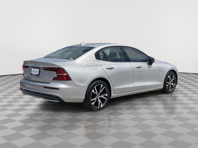 Used 2025 Volvo S60 B5 Core image 7