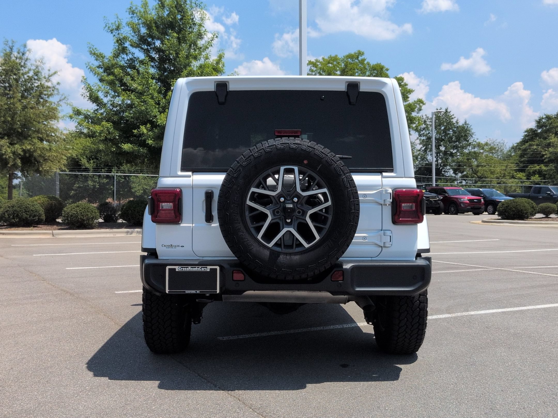 Used 2024 Jeep Wrangler Unlimited Sahara w/ Technology Group AWD/4WD image 5