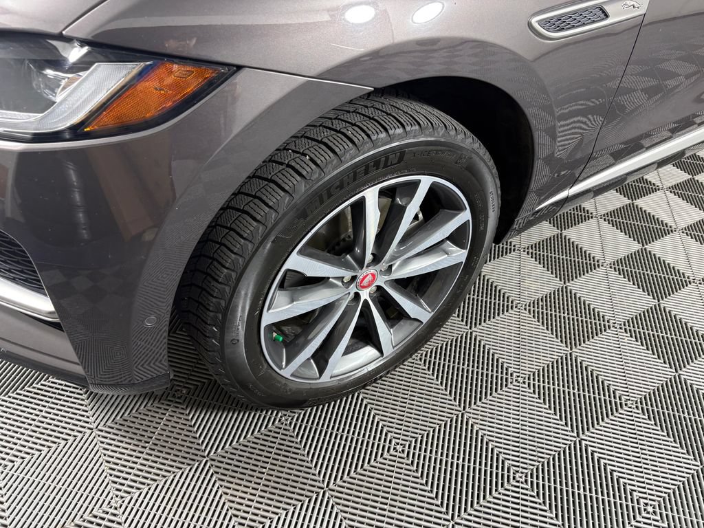 Used 2021 Jaguar F-PACE S AWD/4WD image 9