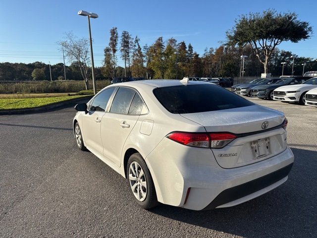 Used 2021 Toyota Corolla LE image 3