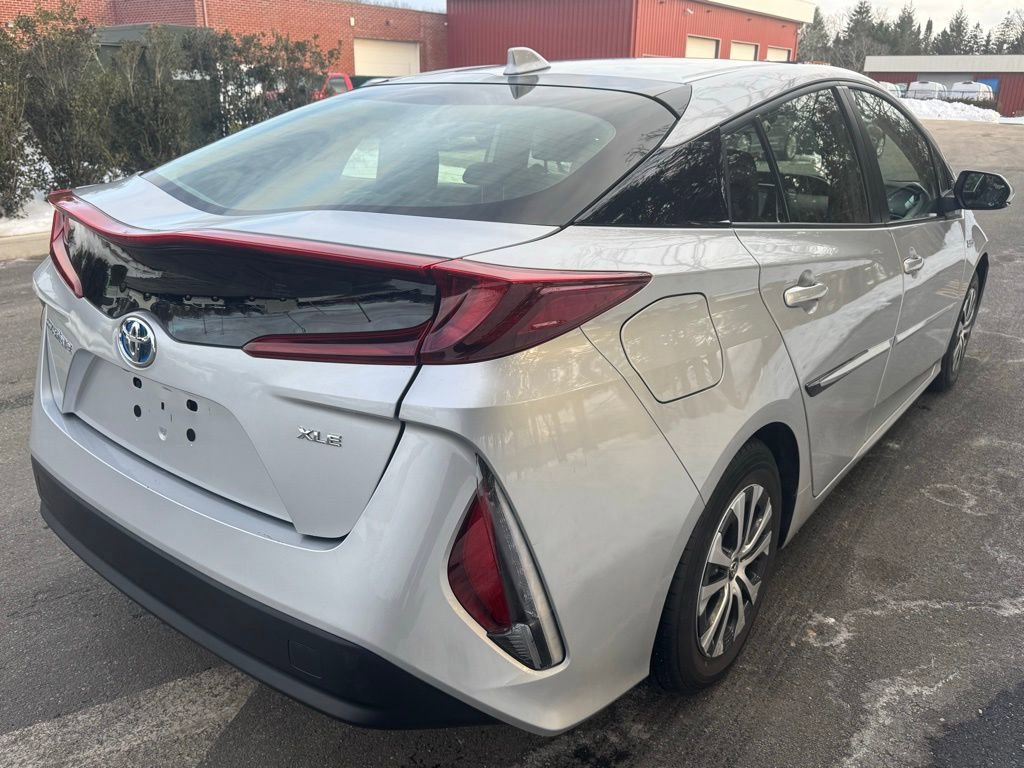 Used 2022 Toyota Prius Prime XLE image 4