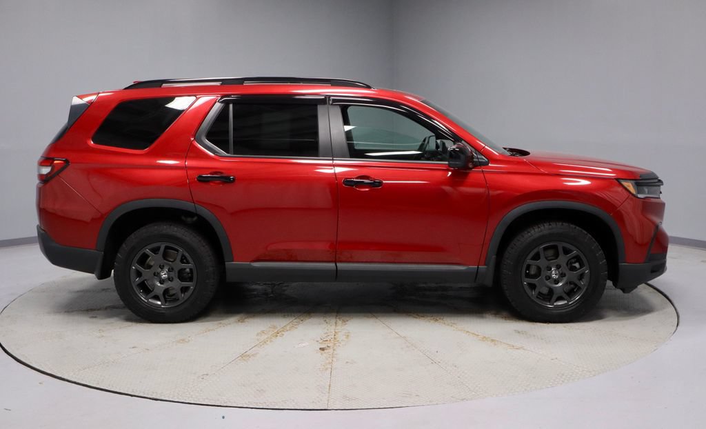 Used 2025 Honda Pilot TrailSport image 6