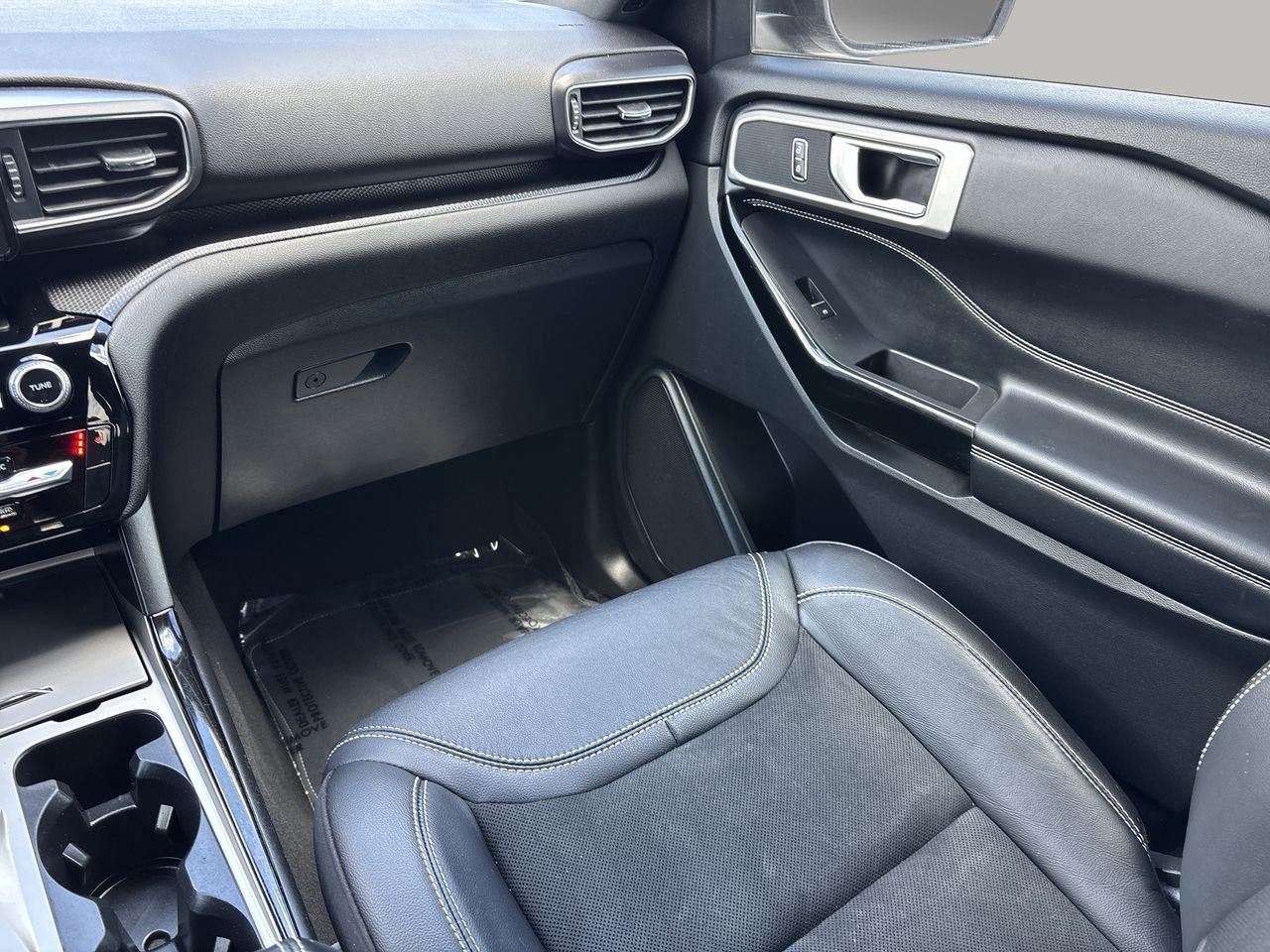 Certified 2022 Ford Explorer ST w/ ST Street Pack image 22