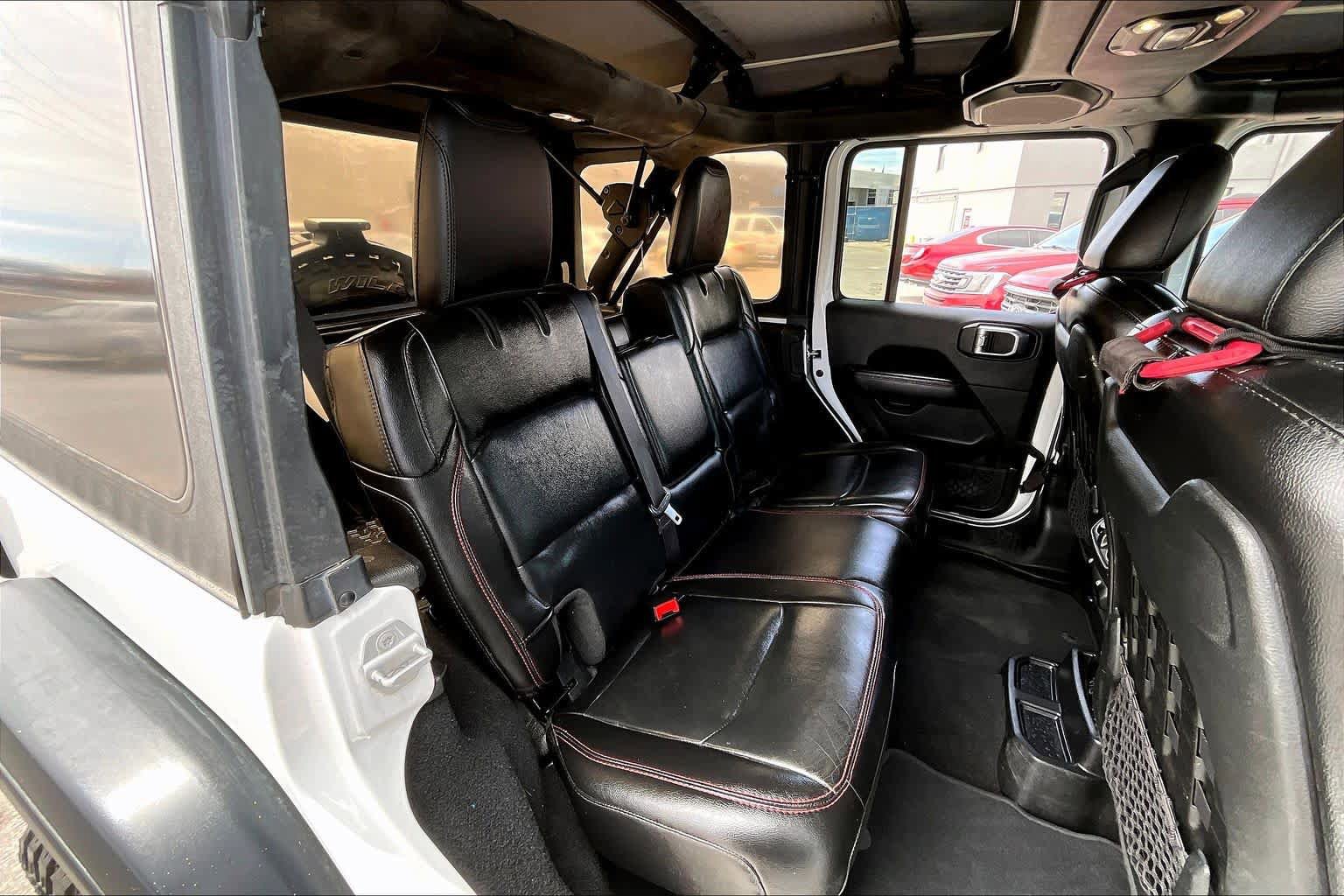 Used 2020 Jeep Wrangler Unlimited Rubicon w/ LED Lighting Group AWD/4WD image 18