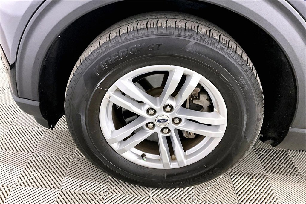 Certified 2024 Ford Explorer XLT w/ Equipment Group 202A image 7