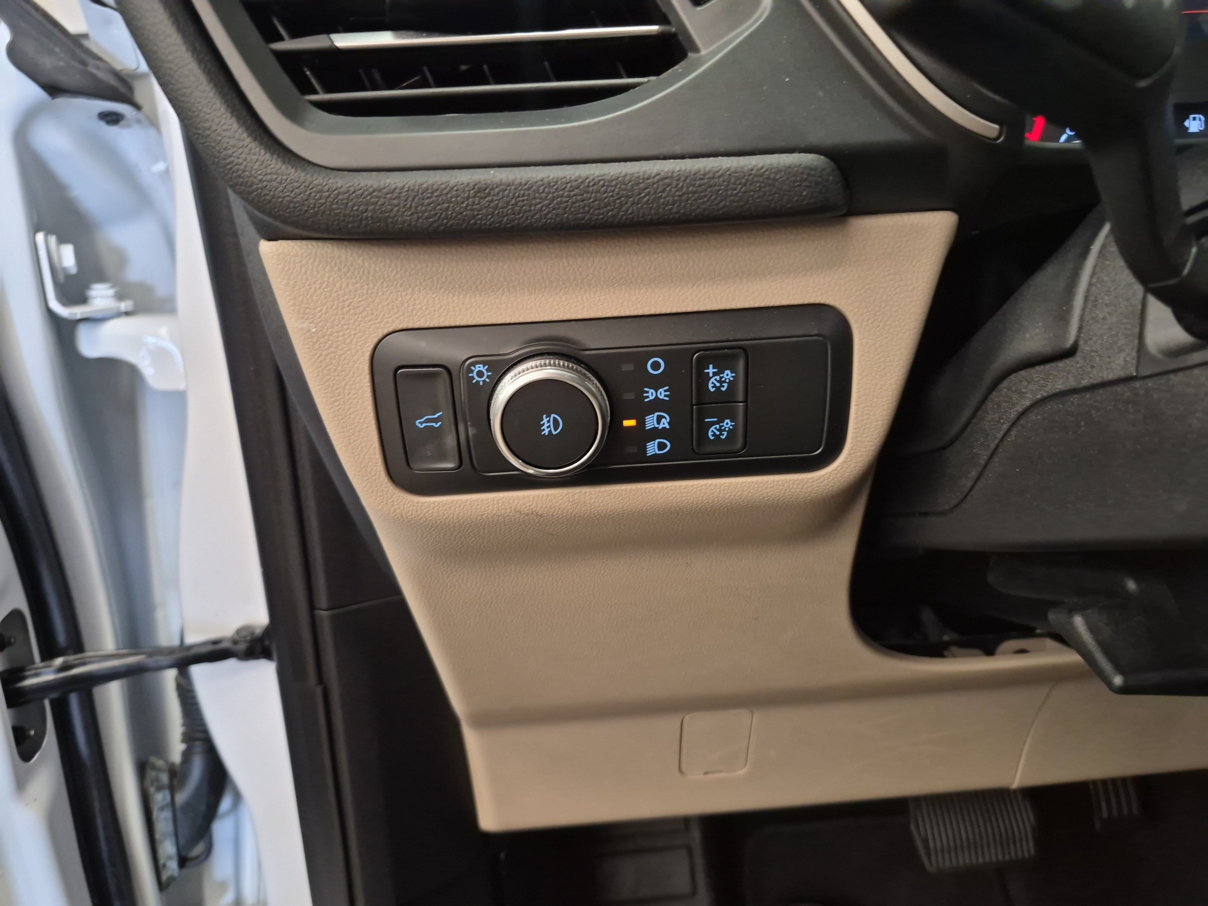 Certified 2022 Ford Escape SEL AWD/4WD image 21