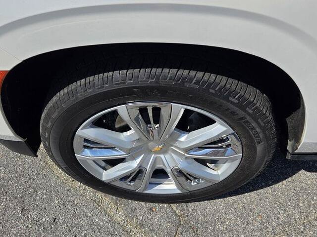 Used 2024 Chevrolet Suburban High Country w/ Premium Package RWD image 18