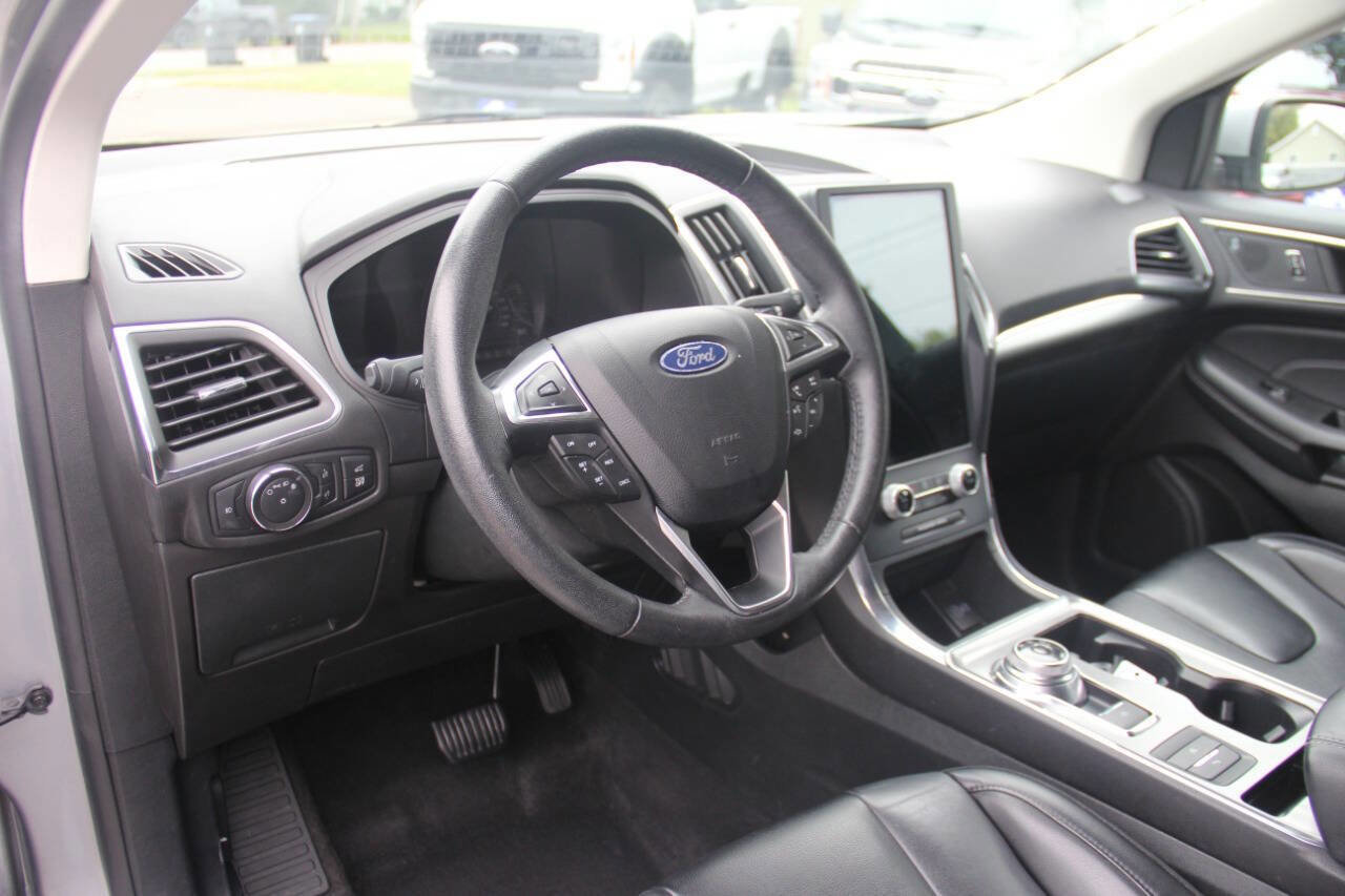 Certified 2022 Ford Edge Titanium image 30