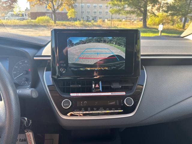 Used 2025 Toyota Corolla LE FWD image 4