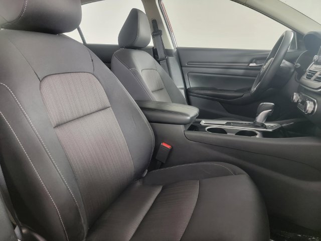 Used 2024 Nissan Altima 2.5 SV FWD image 18