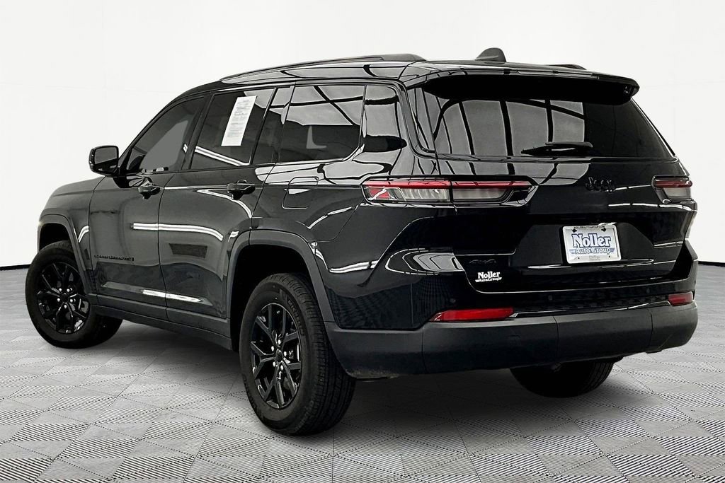 Used 2024 Jeep Grand Cherokee L Altitude AWD/4WD image 13