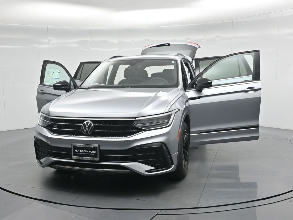 Used 2024 Volkswagen Tiguan SE R-Line image 51