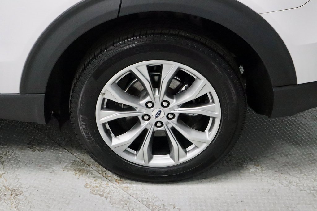 Certified 2022 Ford Explorer XLT w/ Equipment Group 202A image 21