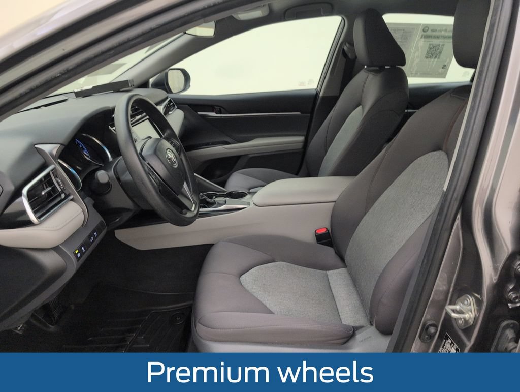 Used 2018 Toyota Camry LE FWD image 4