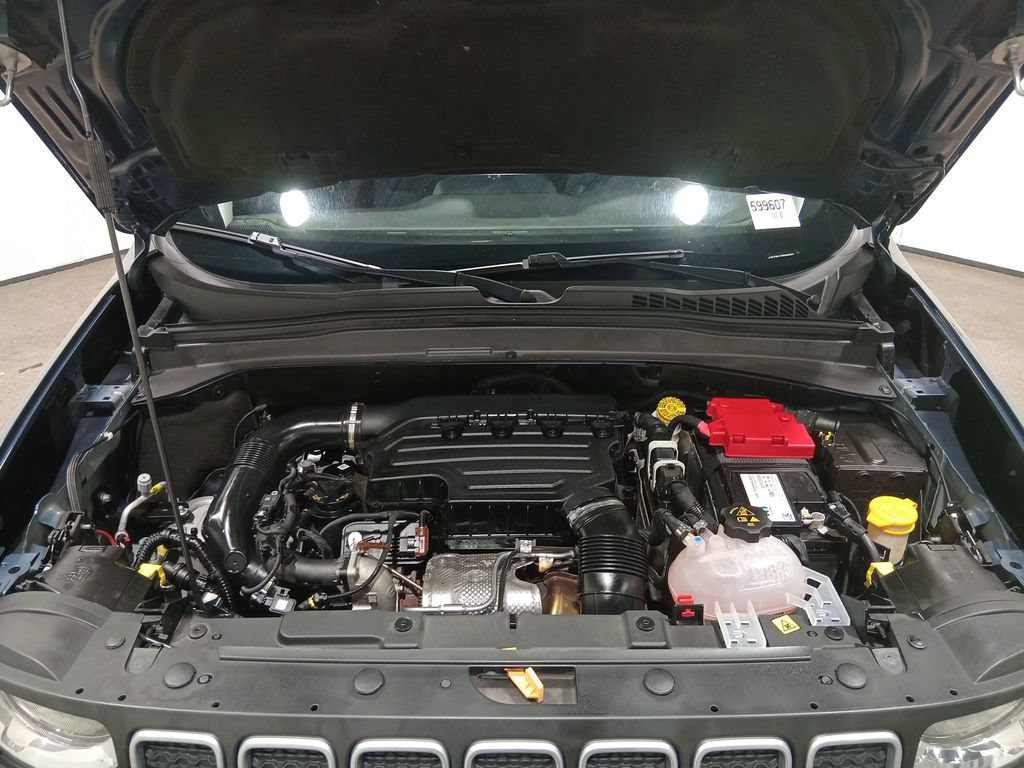 Used 2023 Jeep Renegade Latitude AWD/4WD image 11