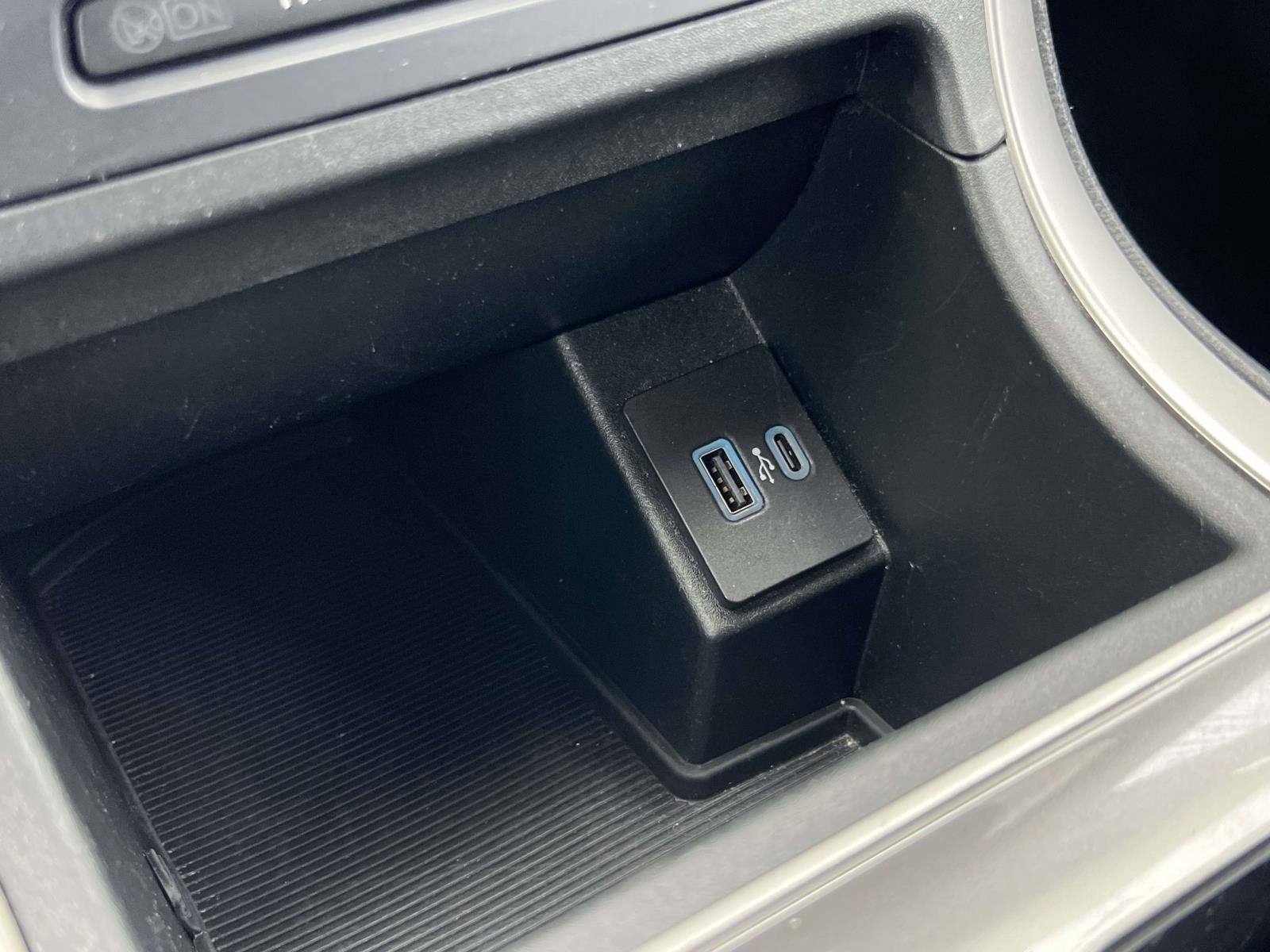 Certified 2024 Ford Edge SEL image 19