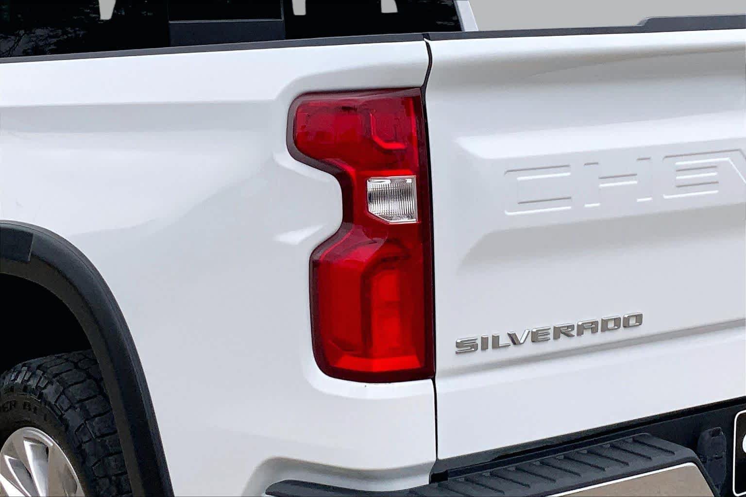 Used 2021 Chevrolet Silverado 1500 LTZ AWD/4WD image 29