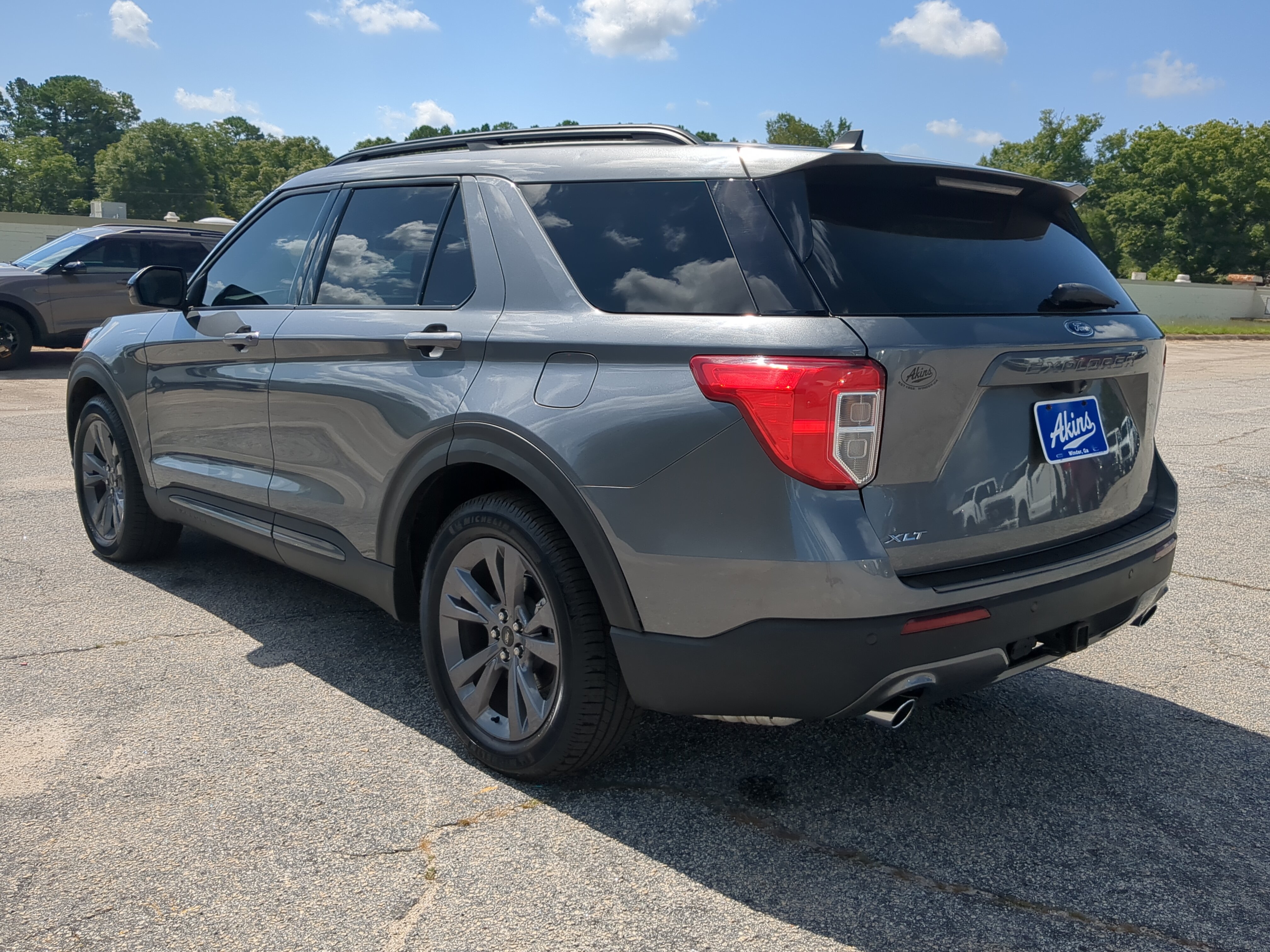 Certified 2022 Ford Explorer XLT w/ Equipment Group 202A RWD image 5