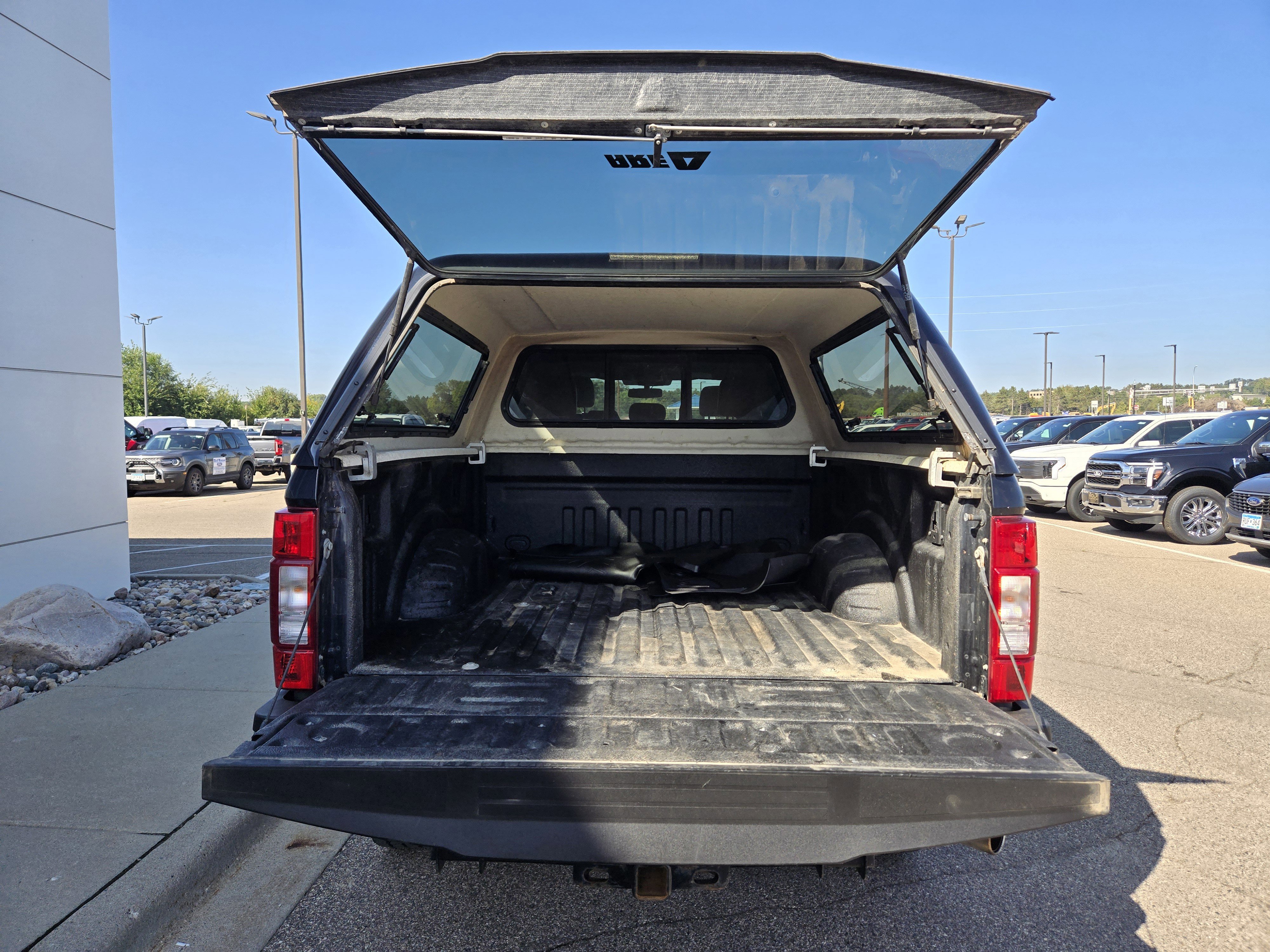 Certified 2022 Ford F350 Lariat w/ Chrome Package image 16