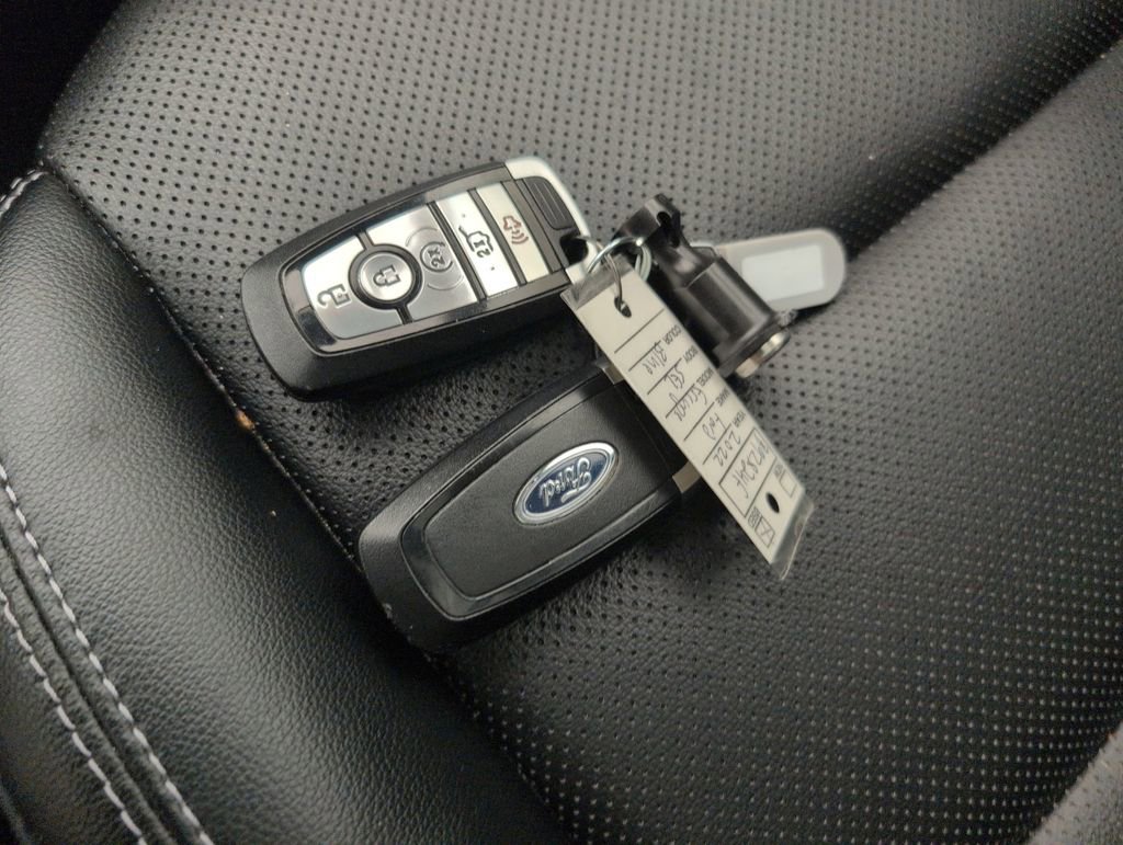 Certified 2022 Ford Escape SEL FWD image 41