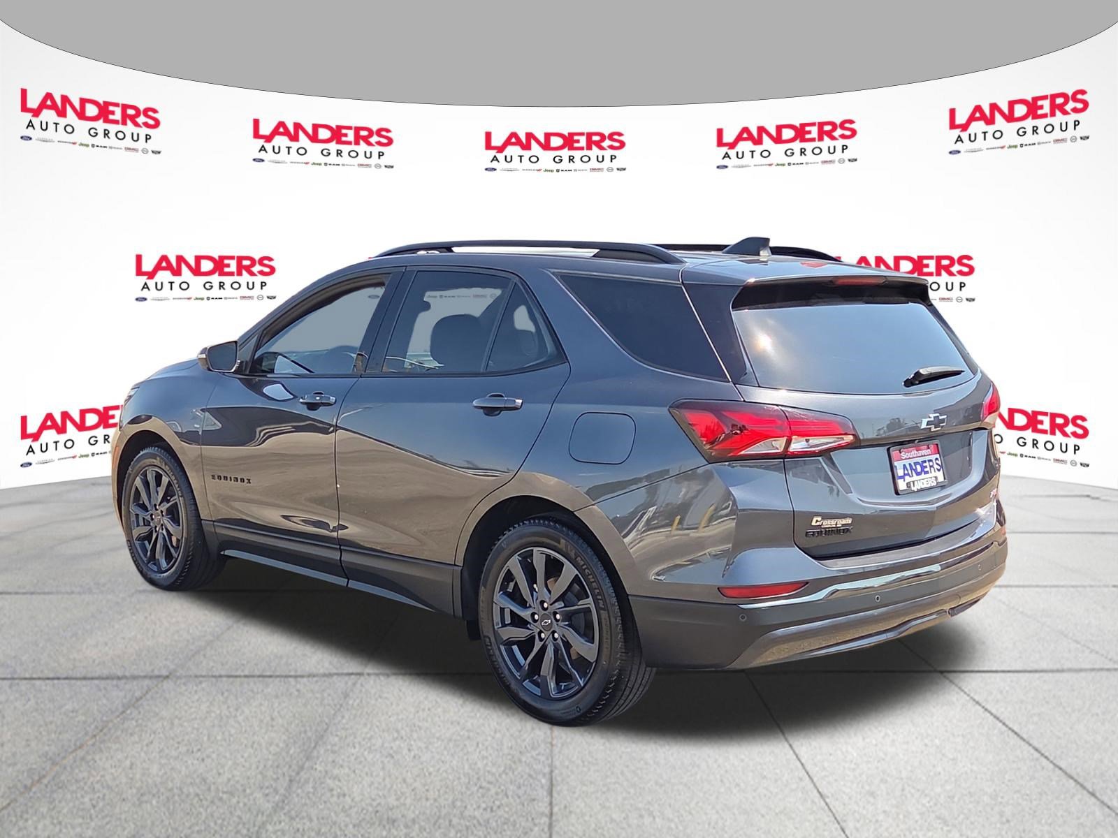 Used 2023 Chevrolet Equinox RS w/ RS Leather Package FWD image 5