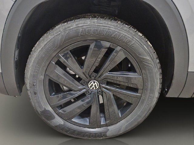 Used 2022 Volkswagen Atlas Cross Sport SE AWD/4WD image 25