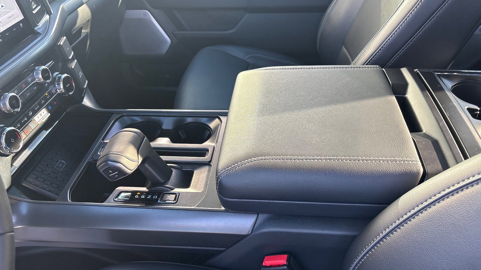 Certified 2025 Ford F150 Lariat w/ Equipment Group 502A High image 40