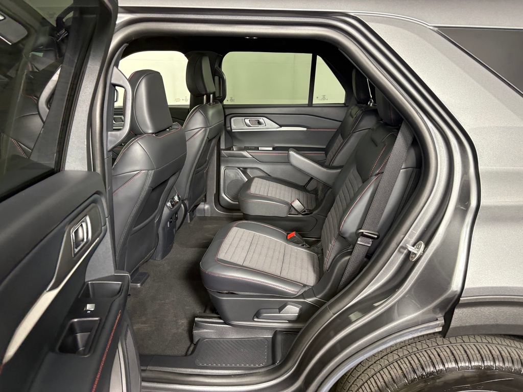 Certified 2026 Ford Explorer ST-Line w/ ST-Line Street Pack AWD/4WD image 29