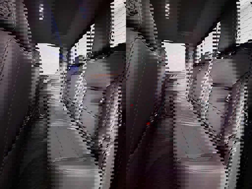 Used 2022 GMC Sierra 1500 Elevation w/ Elevation Premium Package image 17