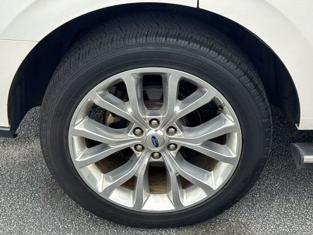 Certified 2019 Ford Expedition Limited w/ Equipment Group 302A RWD image 17