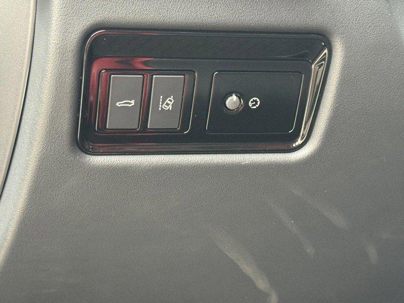 Used 2020 Jaguar XF S AWD/4WD image 27
