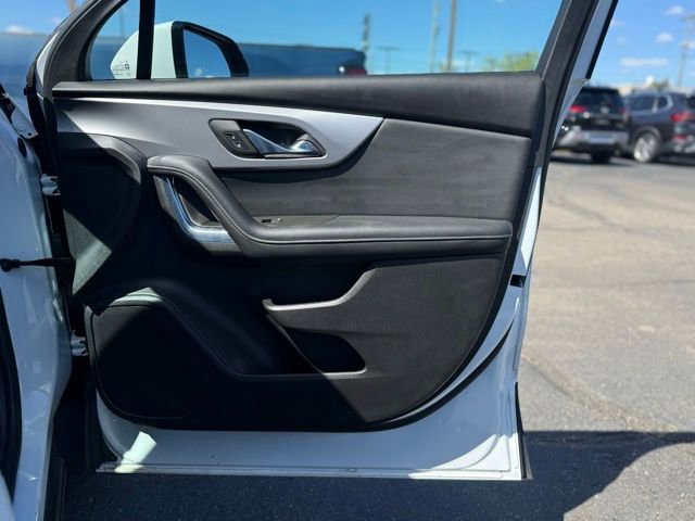 Used 2025 Chevrolet Blazer LT AWD/4WD image 35