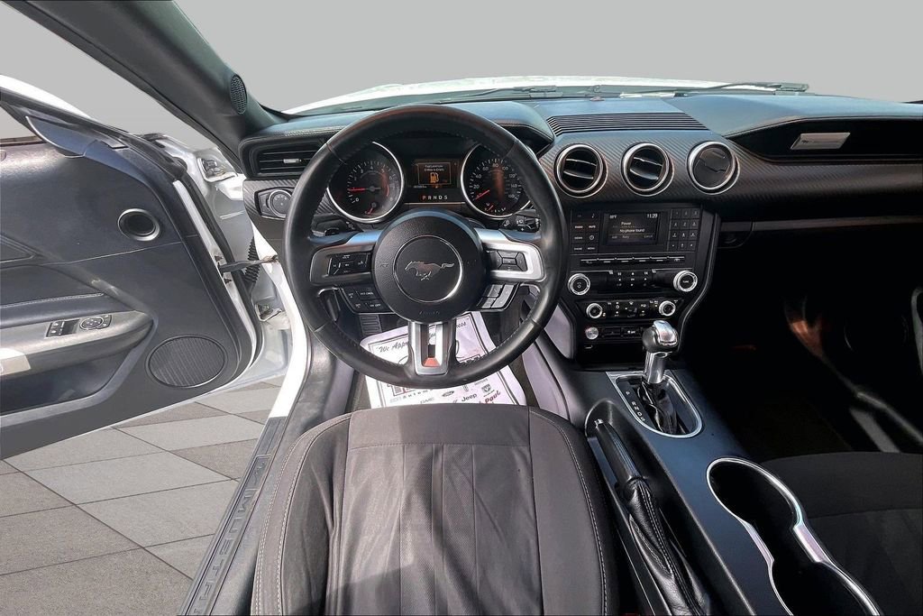 Certified 2018 Ford Mustang Coupe RWD image 5