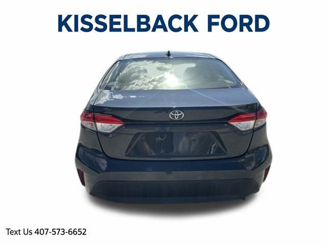 Used 2023 Toyota Corolla LE image 4